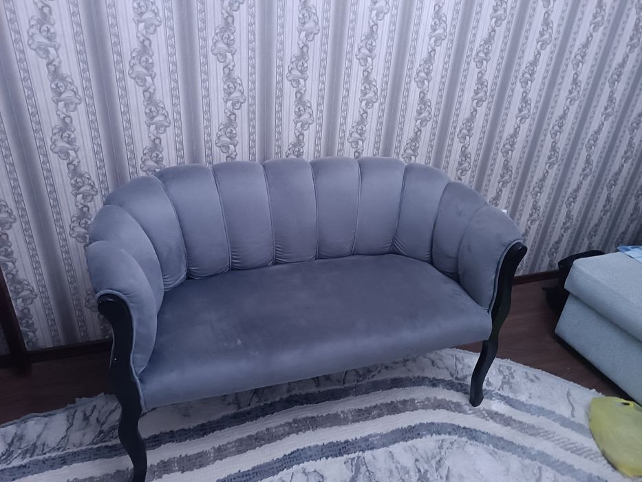 Продам мебел почти новые шикаонони состояния