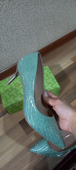 Продаю женские туфли