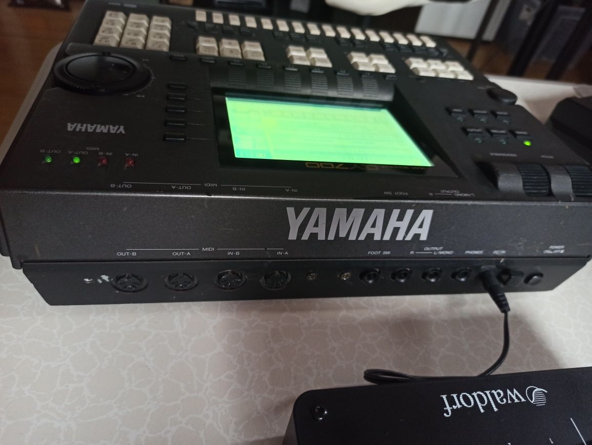 Yamaha QY700 groovebox/sequencer