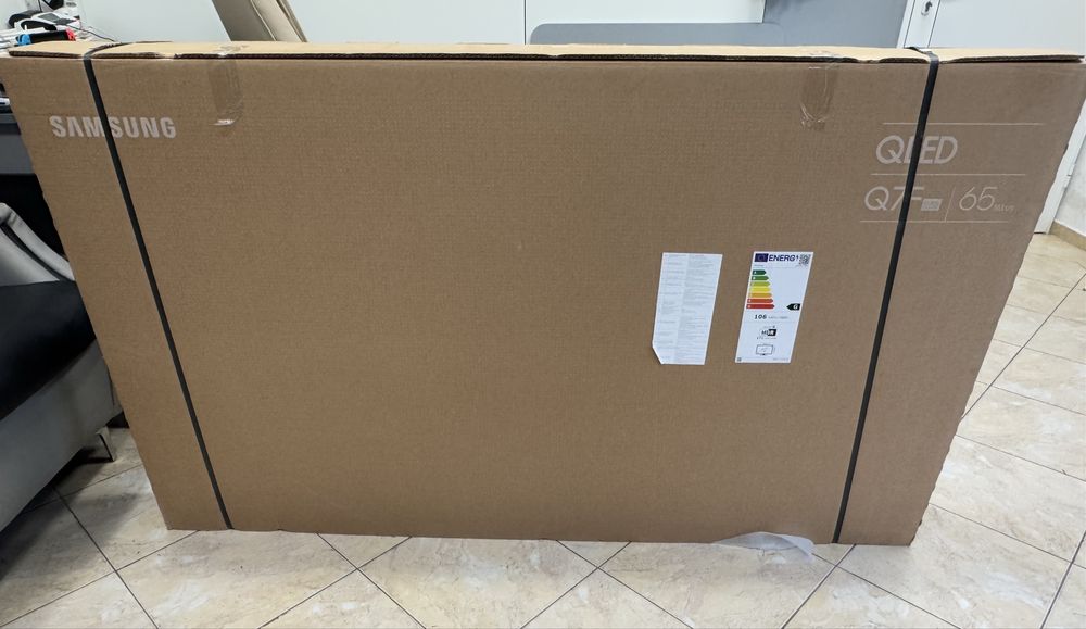 Продавам чисто нов телевизор Samsung QE65Q7F