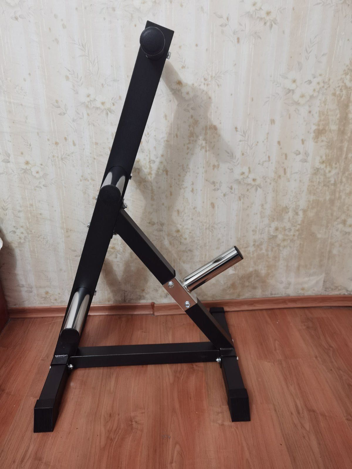Продавам стойка за тежести ф50