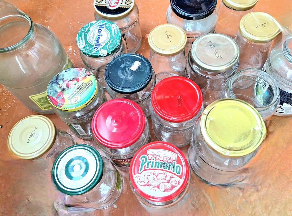 Отдам банки за казахстанскую шоколадку фирмы "Рахат".