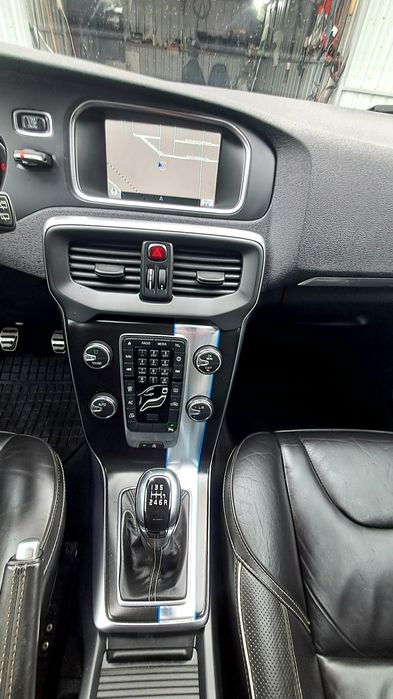 Volvo  v40 an 2015 R-desing impecabil