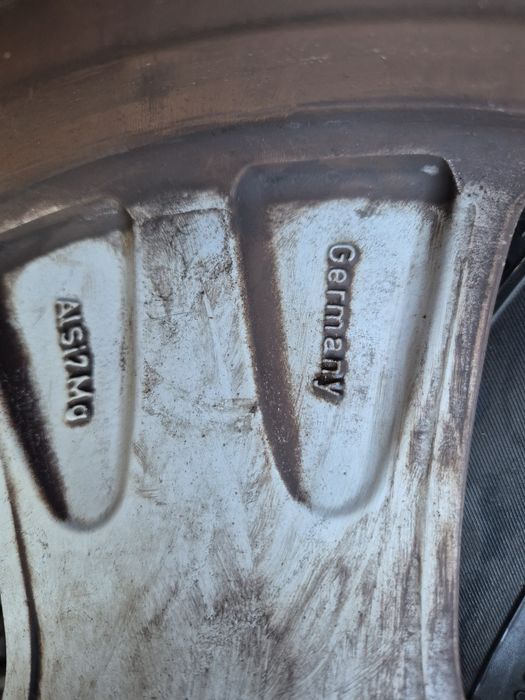Джанти с летни гуми Kumho 225/45/17 Audi 17 цола