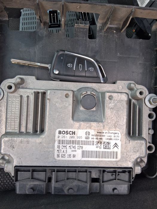 Ecu,,моторен компютър peugeot 207 1,6  16v