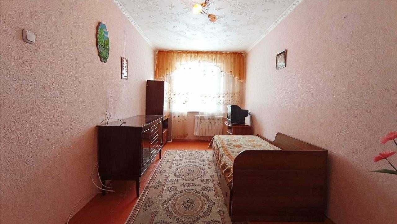 Продам 2х квар-у на 7мкр, 2эт р-н 27 школы