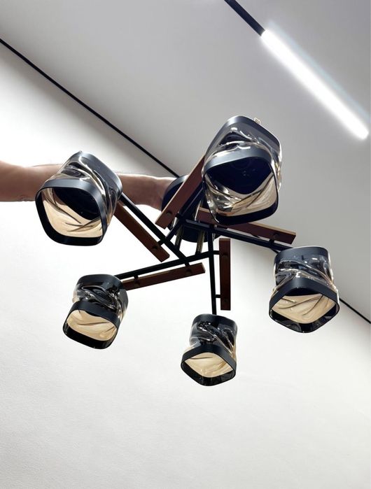 Продам люстру пяти рожковую