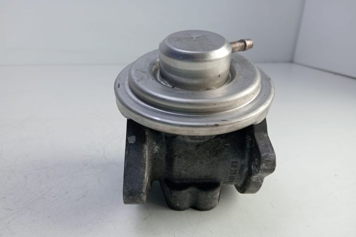 Supapa EGR  038129637D Volkswagen VW Jetta a 5-a generatie seria