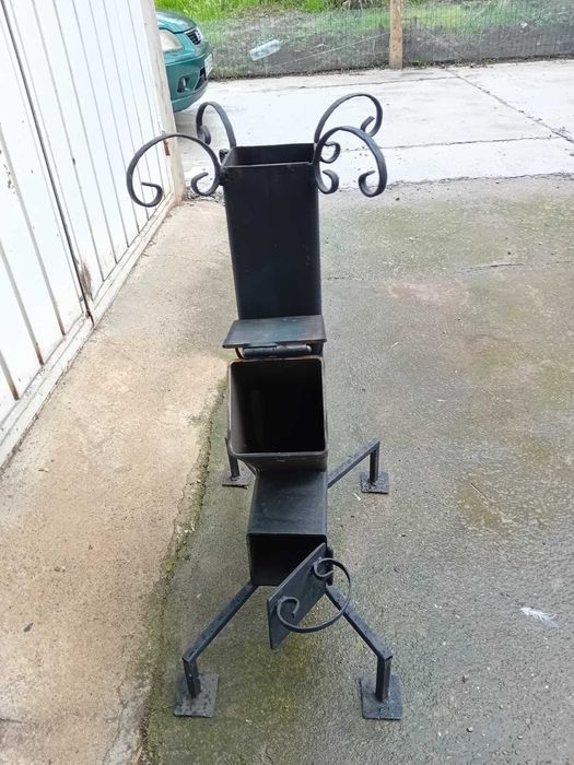 Барбекю на дървени въглища.