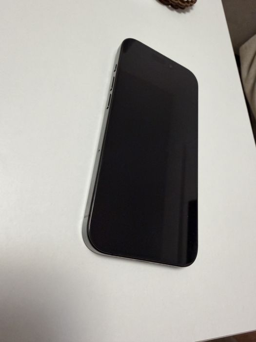 Iphone 15 Pro si Iphone 15