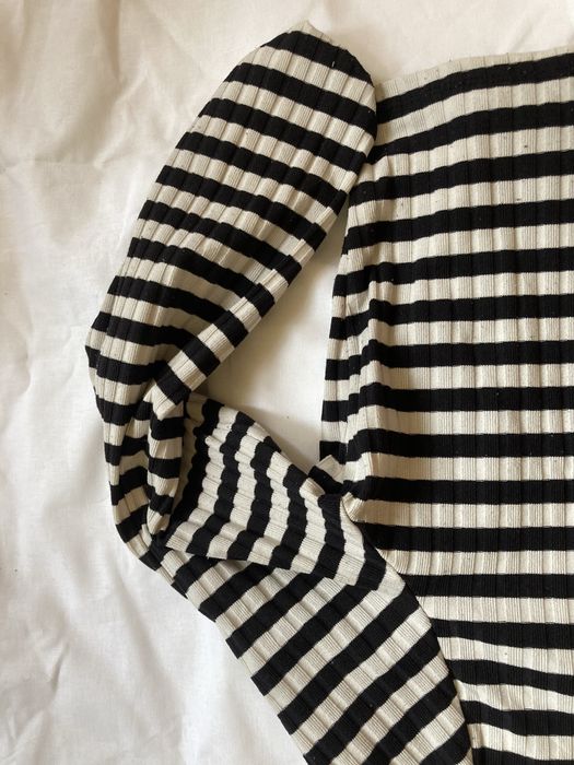 Bluza h&m alb cu negru