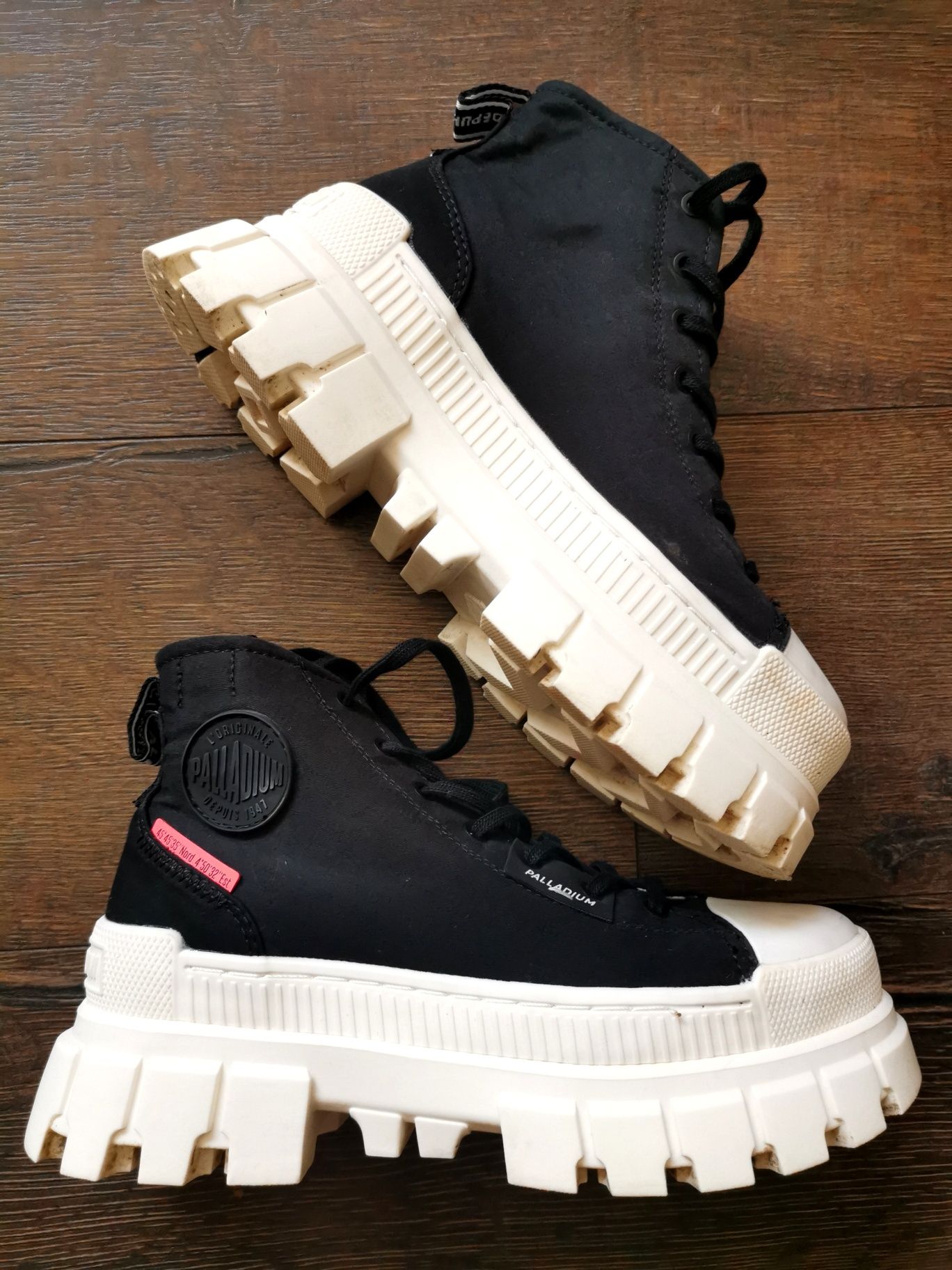 Дамски обувки Palladium