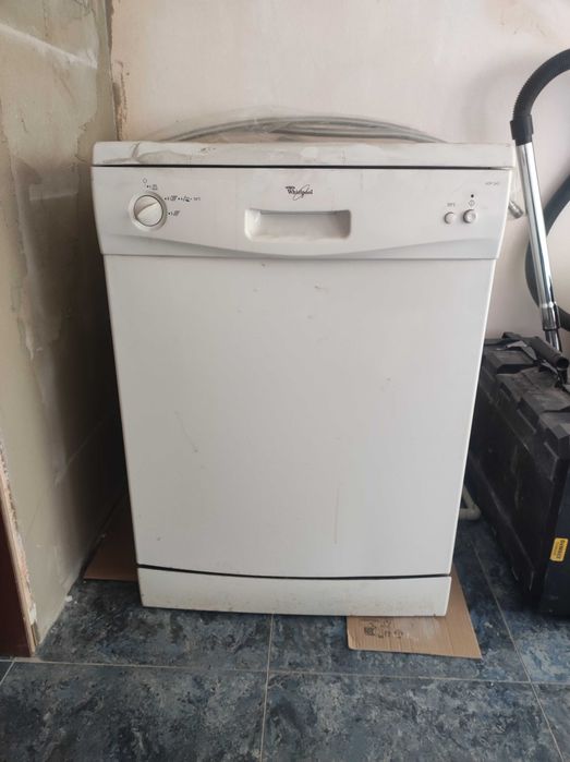 Свободно стояща миялна машина