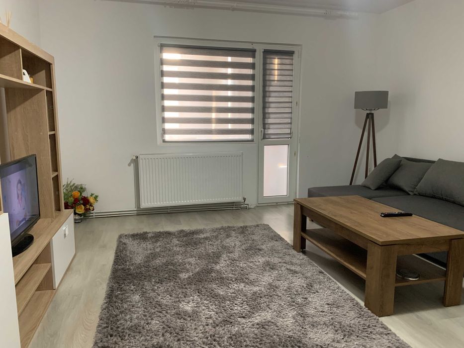 Închiriez apartament cu 2 camere parter, zona Pod, Râmnicu Sărat