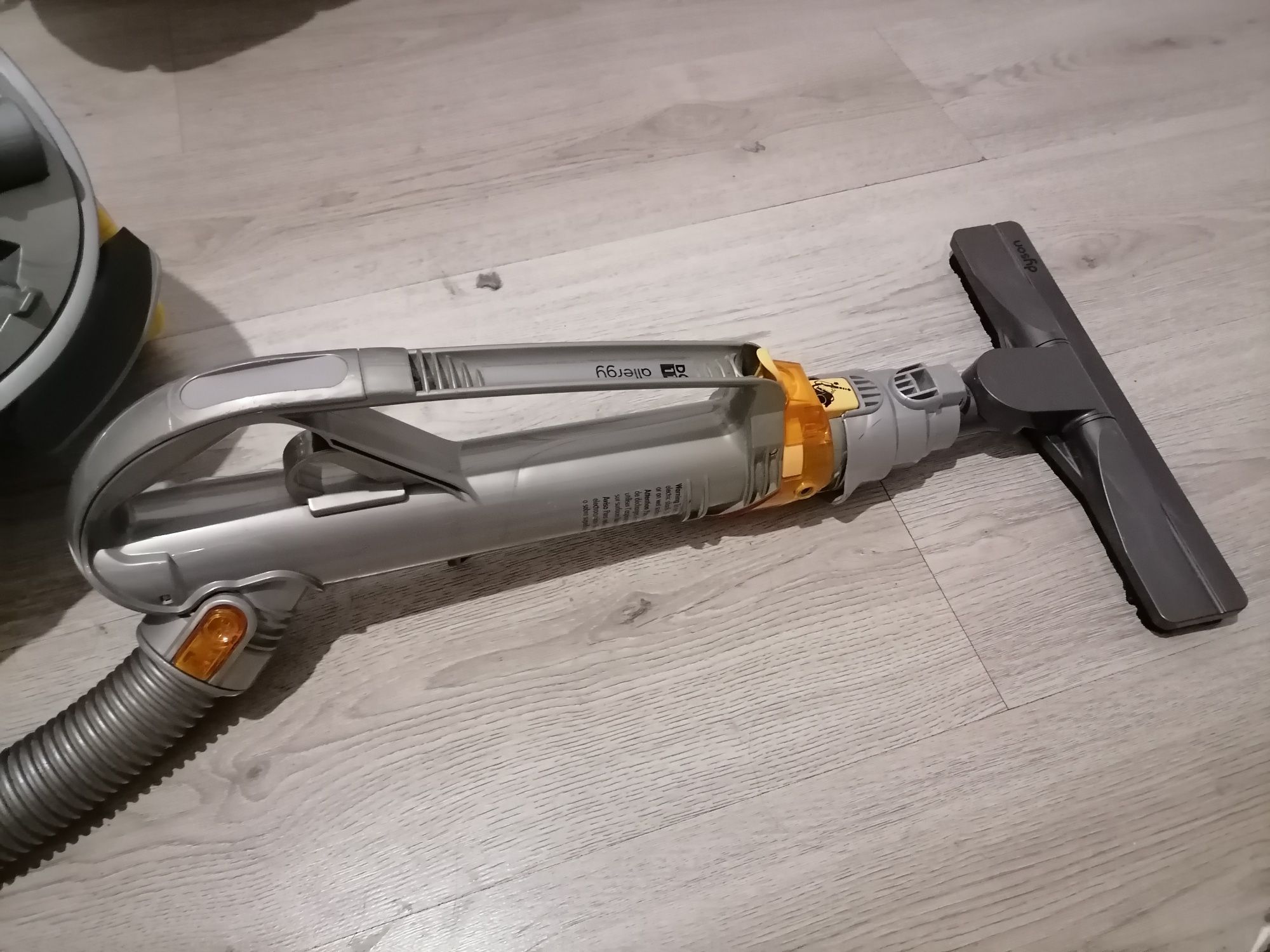 Прахосмукачка Dyson 147-EU