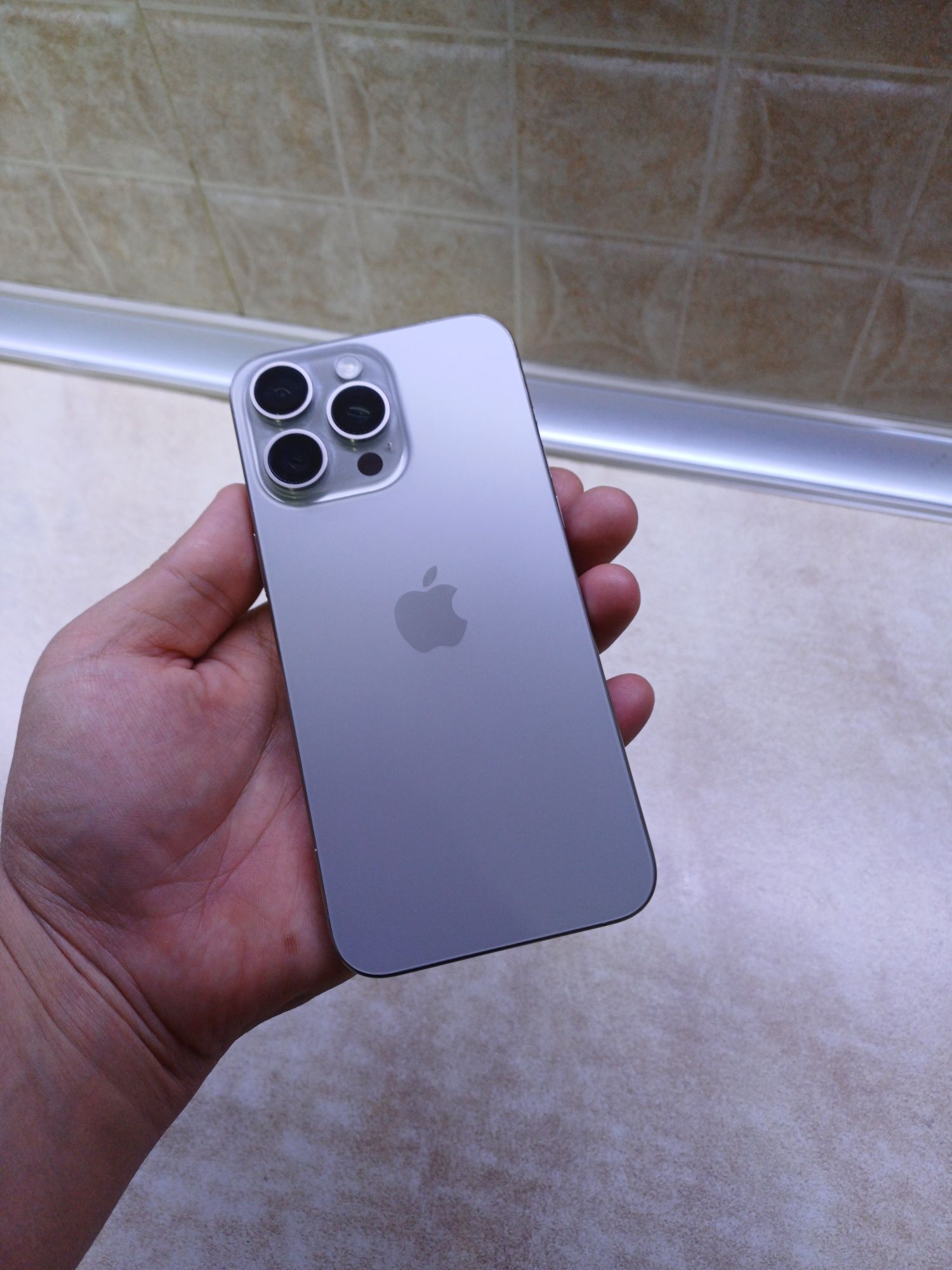 Iphone 15pro max 512gb ideal