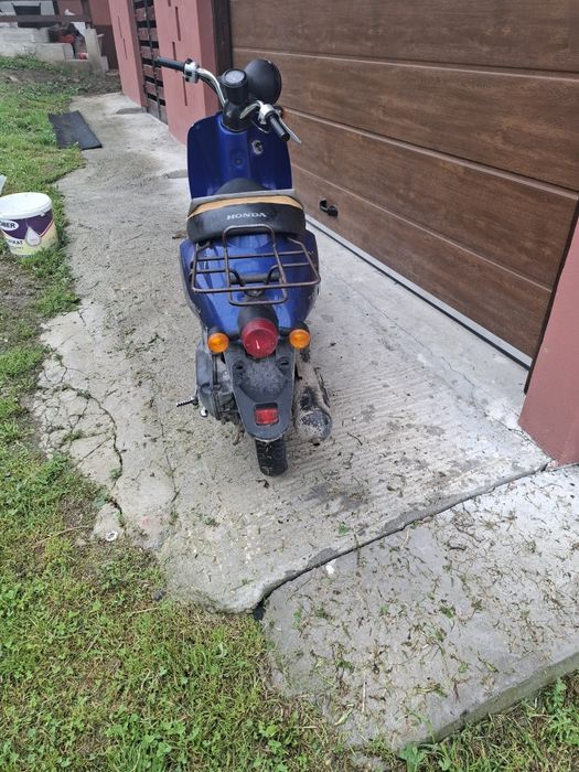 Vând sau  schimb scuter Honda today (defect)
