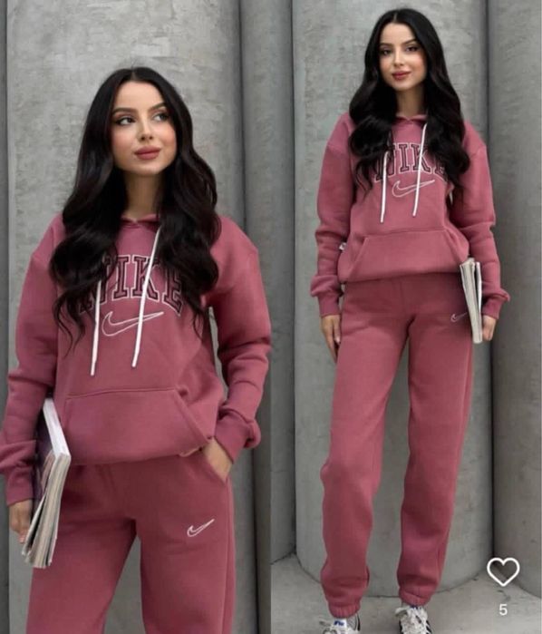 Дамски спортни екипи