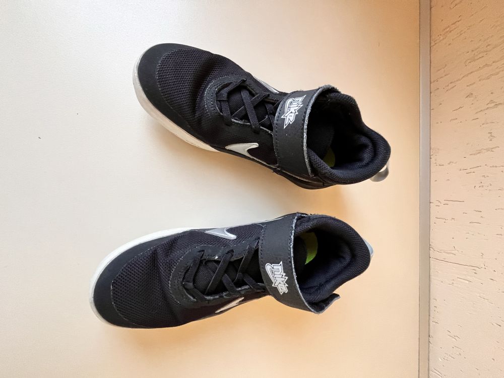 Детски маратонки NIKE 28,34, 35 и 33.5 номер