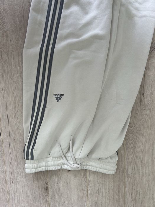 Чисто нов оversized анцуг Adidas