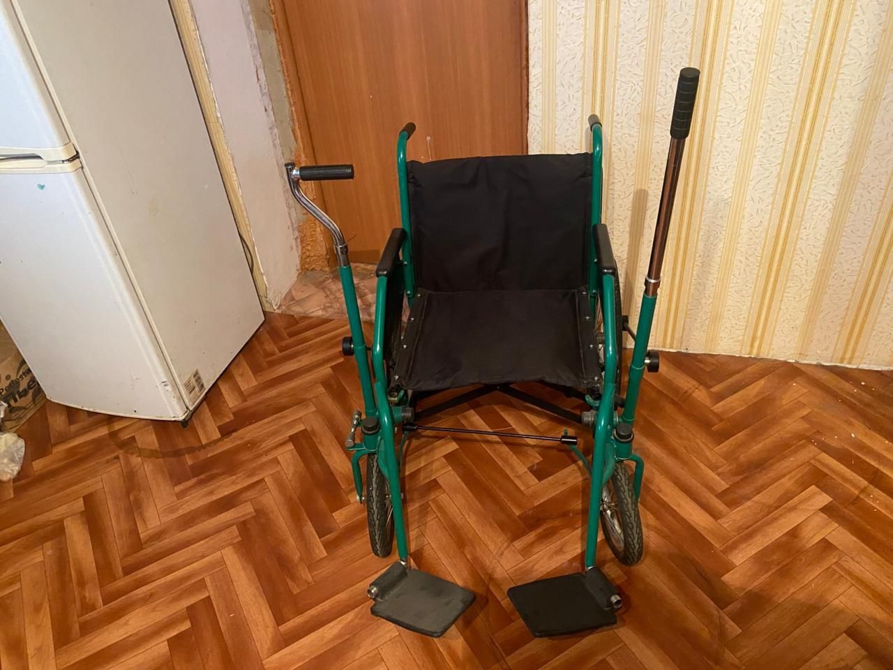 Продам инвалидную коляску