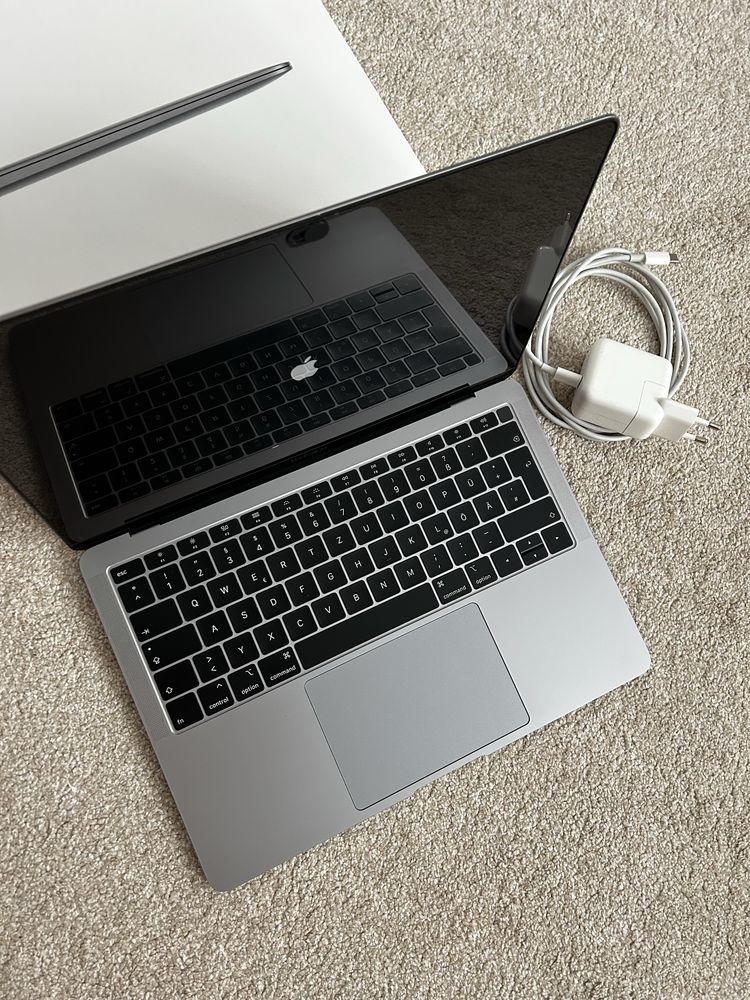 MacBook Air 13" Retina (2018) – като нов