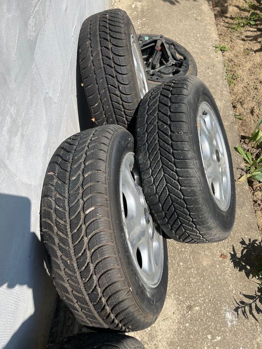 4 гуми за Fiat + 1 резерва гума с патерици, оригинални!