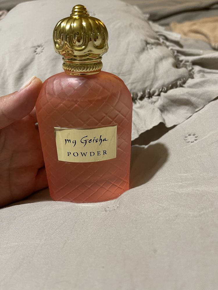 Parfum Geisya Powder