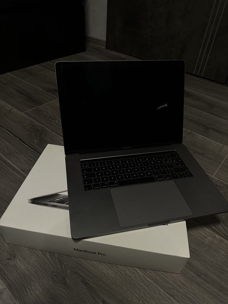 Vand MacBook Pro 15 inch