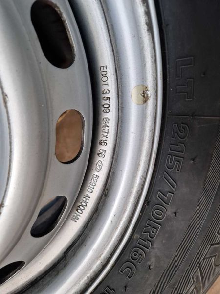 4 броя Летни бусови Гуми с джанти R16C 215/70 Hankook-Hyundai