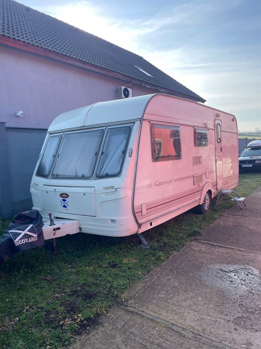Caravană Genius 520/4