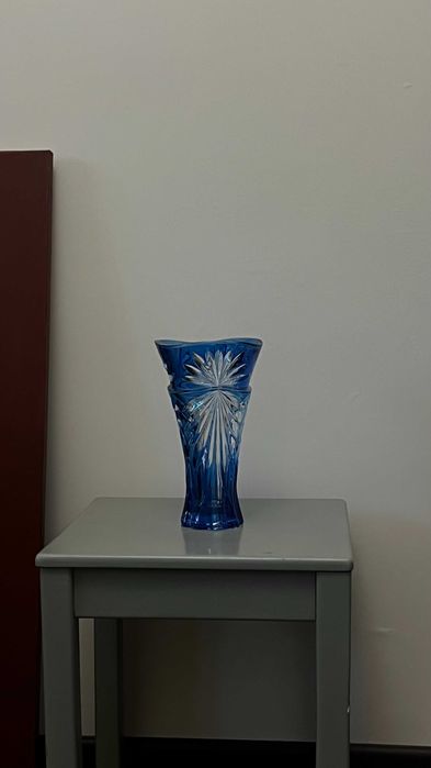 Хрустальная ваза для интерьера