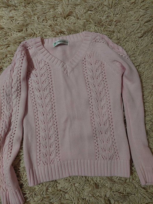 Дамски свежи пуловери