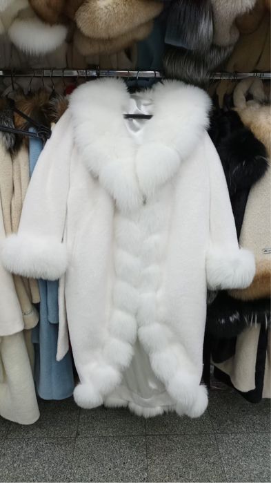 Palton din blana Alcantara cu blana de vulpe polara la 1399 lei