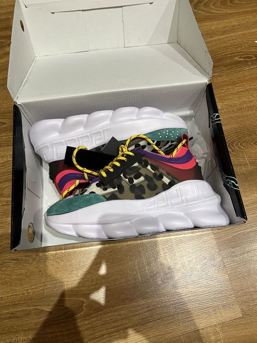 Versace chain reaction