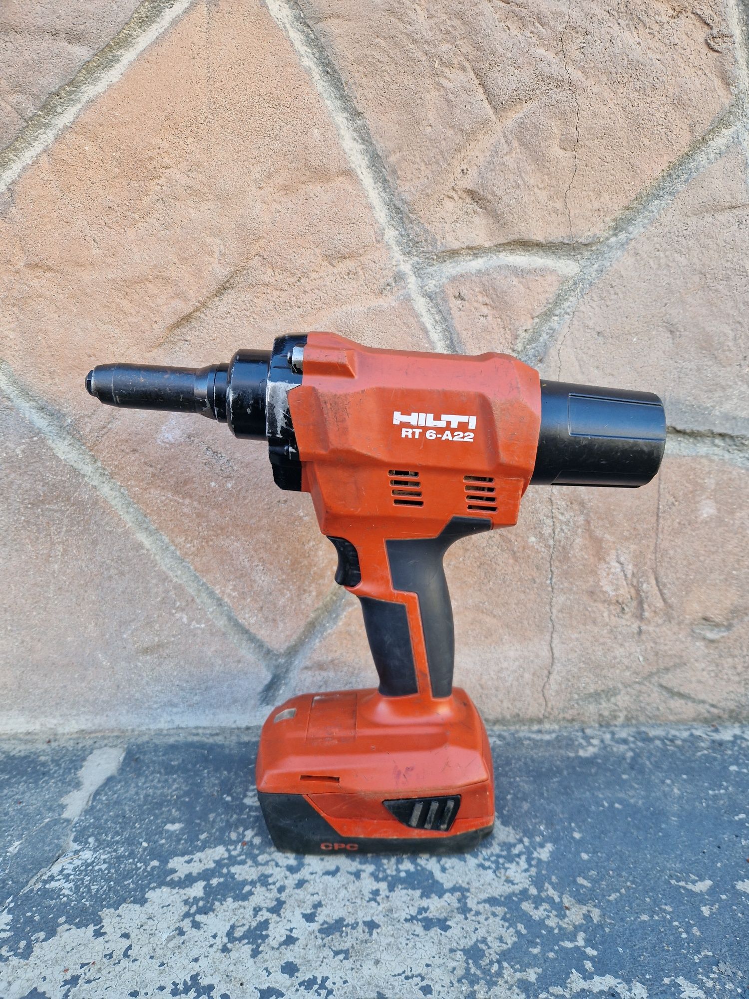 Акумулаторна нитачка HILTI