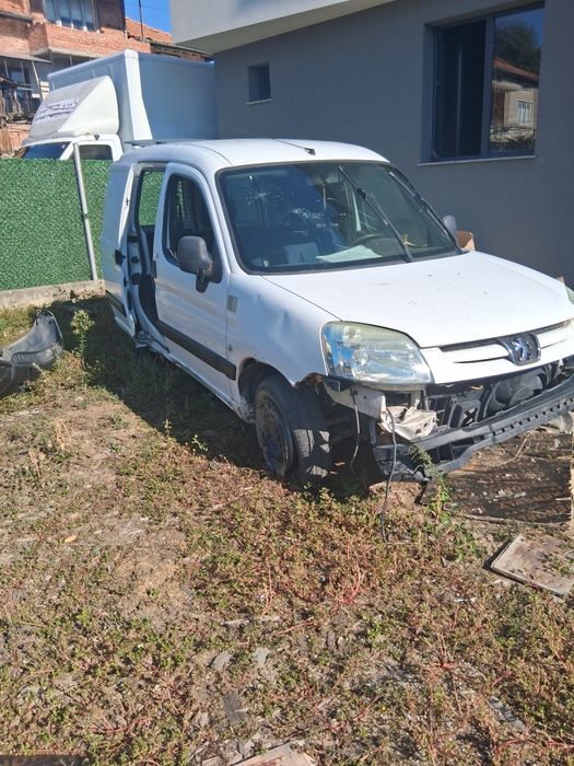 Продавам Peugeot Partner на части