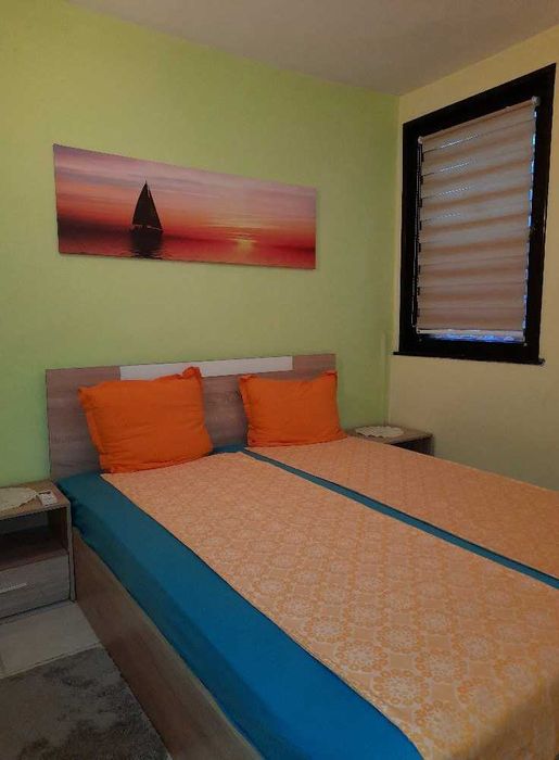 Дава се под наем Тристаен апартамент в Бургас, Център - 72 кв.м за 357 € - Снимка #1