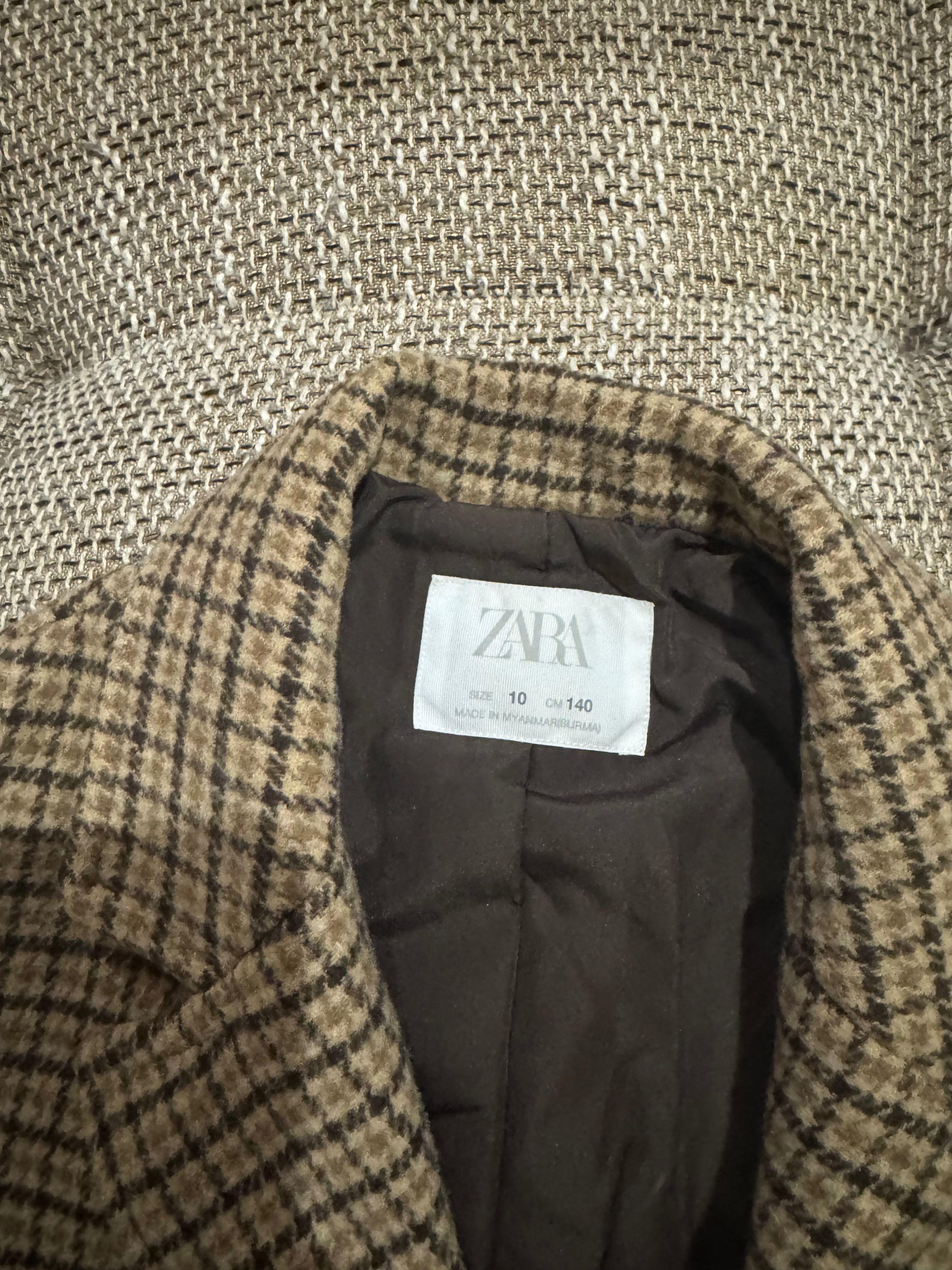 Вълнуно палто на Zara за ръст 140см