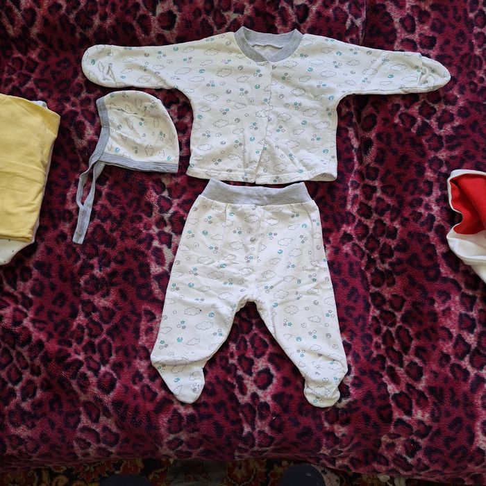 Продам детские вещи от 0 до 4 месяцев