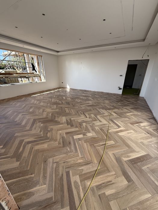 Ищу напарника мастера по укладке ламинат паркет. Двери плинтуса