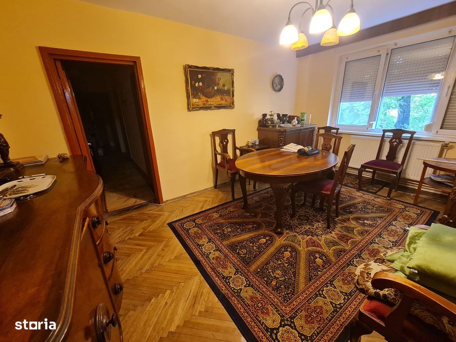 Apart.  4 camere Hipodrom etaj 1