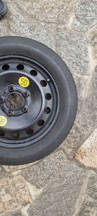 Продавам резервна гума за BMW