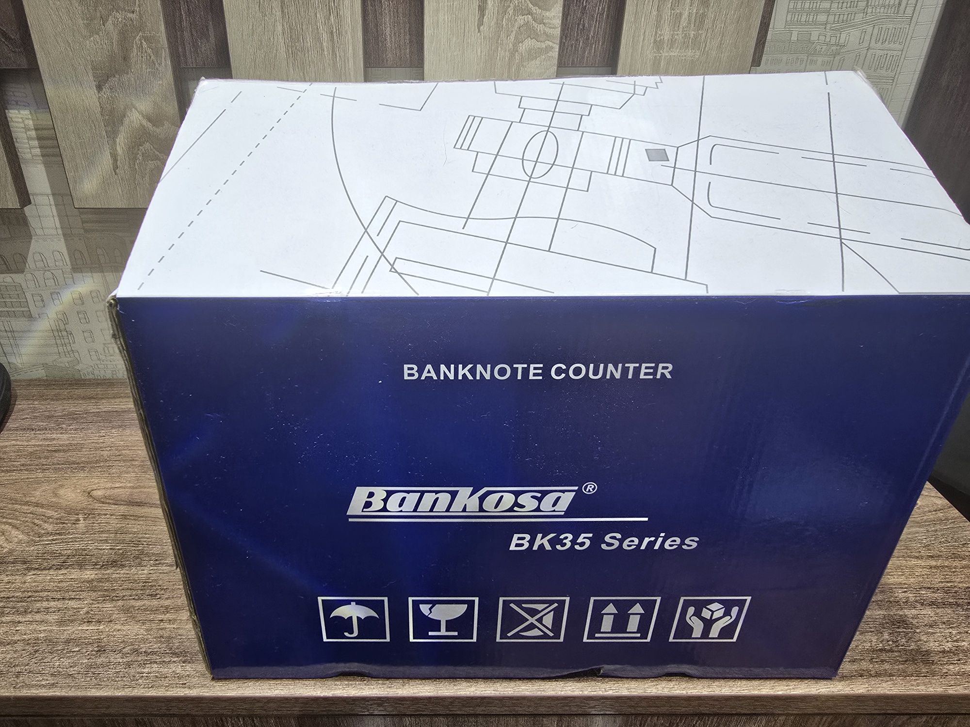 Продам счётчик банкнот. Счёт машинка.
