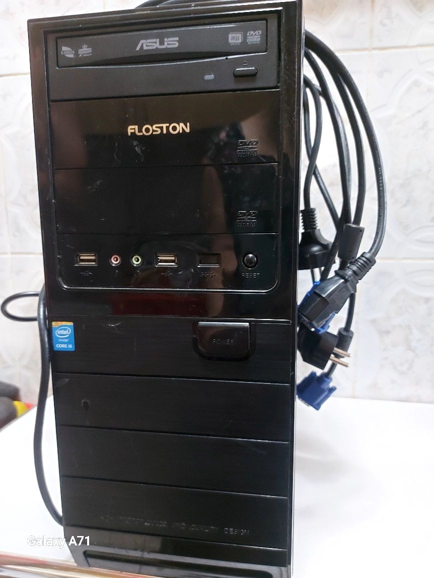 Unitate+monitor+mouse