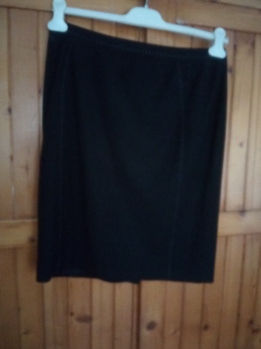 Fusta dreapta, office