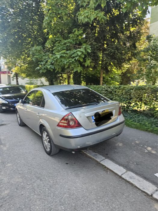 Vind ford mondeo mk3,an 2007 km 278xxxx pret 1800. Schimbat 4 injector