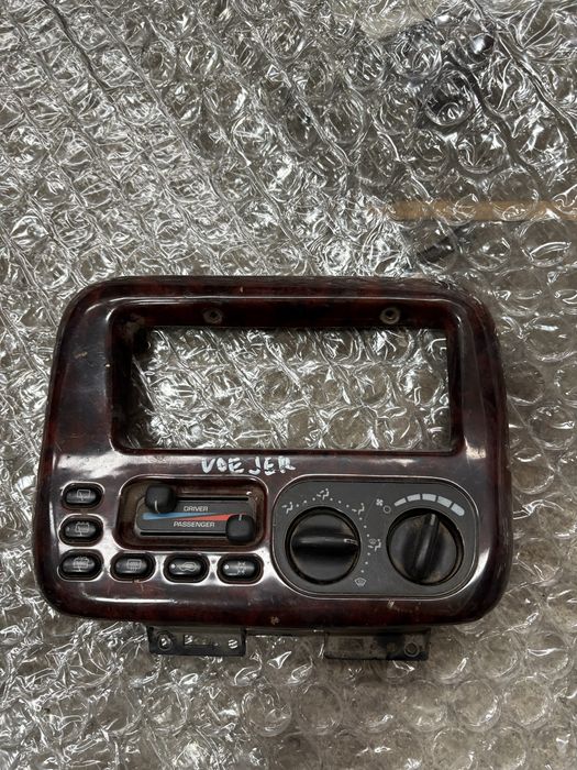 Chrysler voyager 1999 година Панел Управление Климатик
