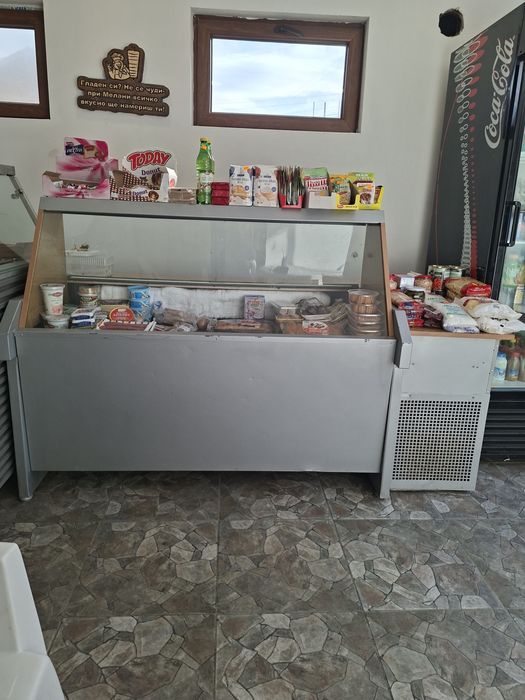 Хладилна ветрина