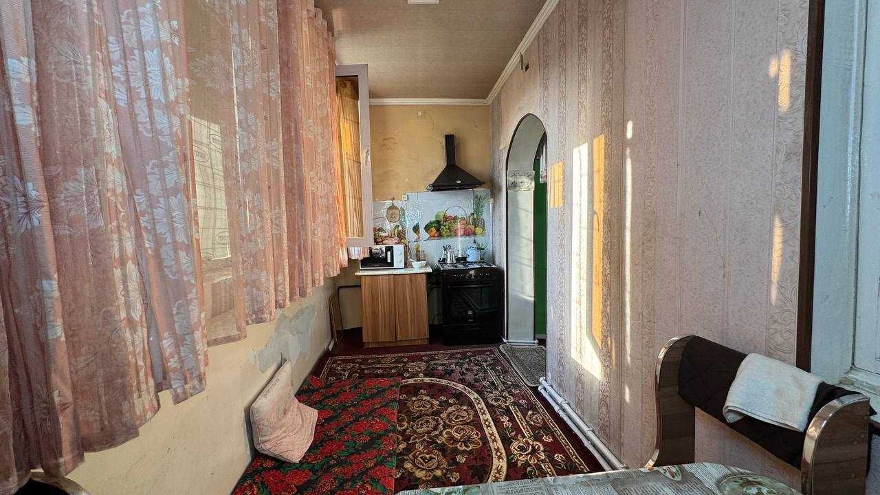 Киргили Гулшан магазини 4 хонали квартира сотилади.ID: 1257